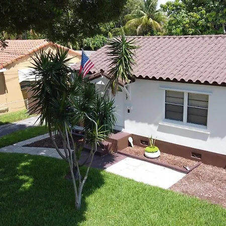 Hammocks & Mini-Golf! 10 Mins From Beach! Hollywood Exterior photo
