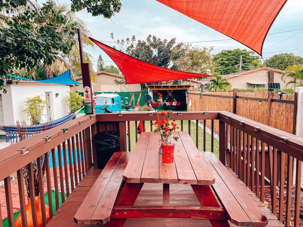 Hammocks & Mini-golf! 10 Mins From Beach! * Hollywood