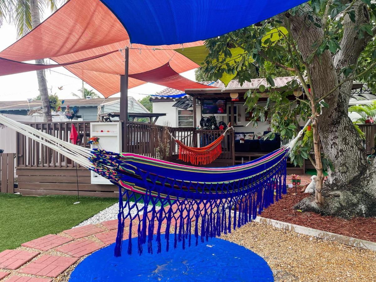 Hammocks & Mini-golf! 10 Mins From Beach! Ferienhaus