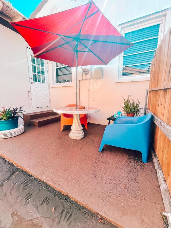 Hammocks & Mini-golf! 10 Mins From Beach! Hollywood