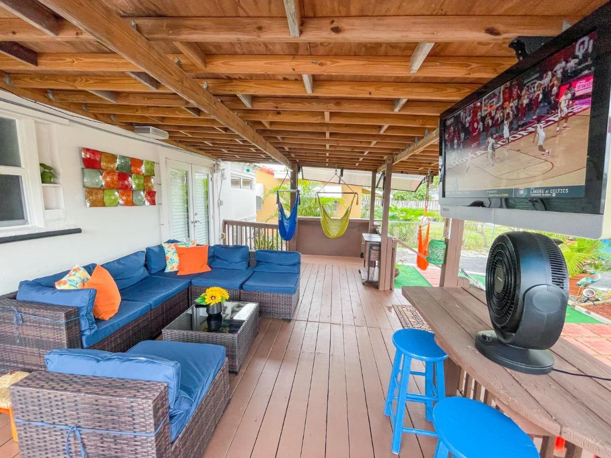 Hammocks & Mini-golf! 10 Mins From Beach! *